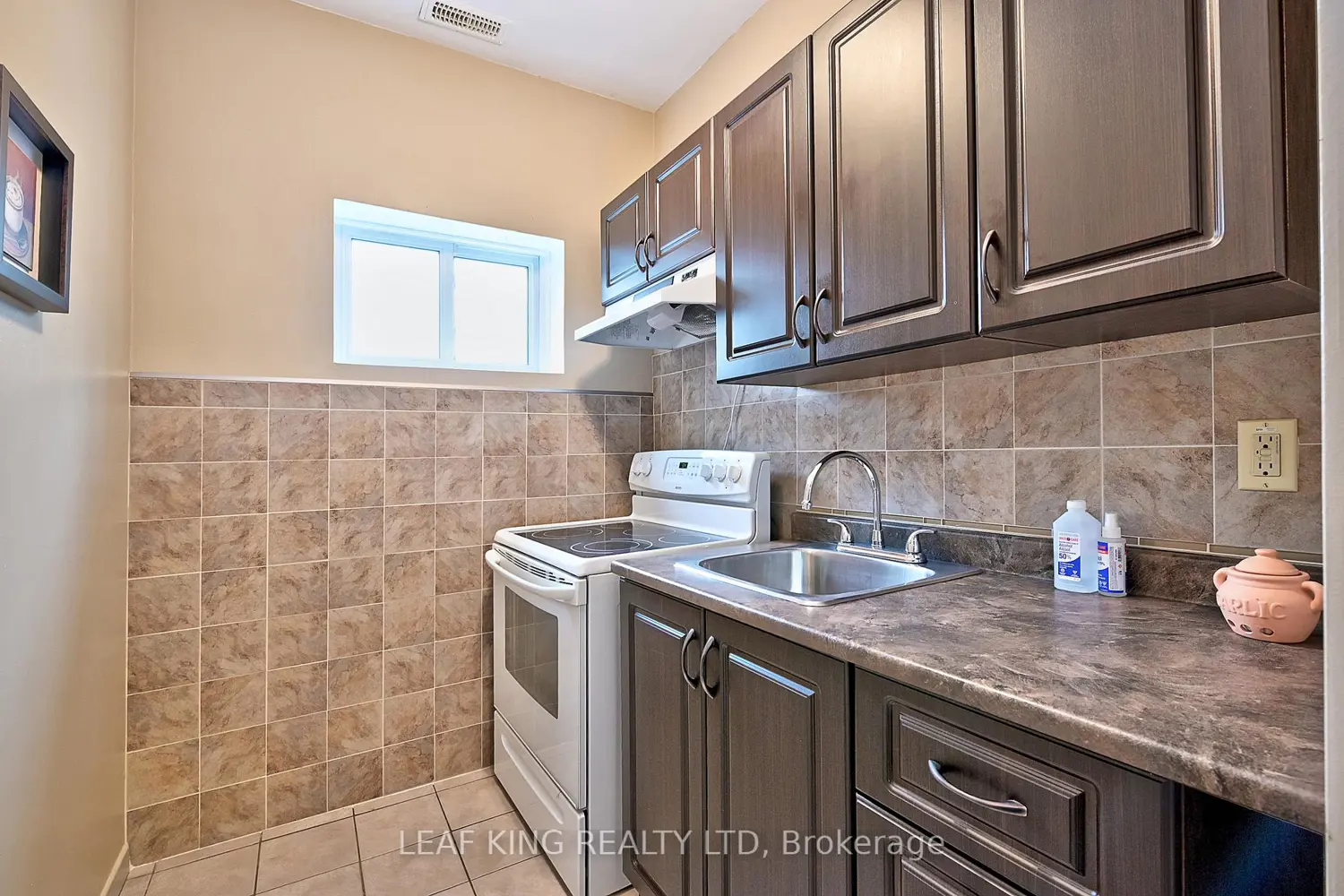 Additional image 9 of 1476 Barton Street