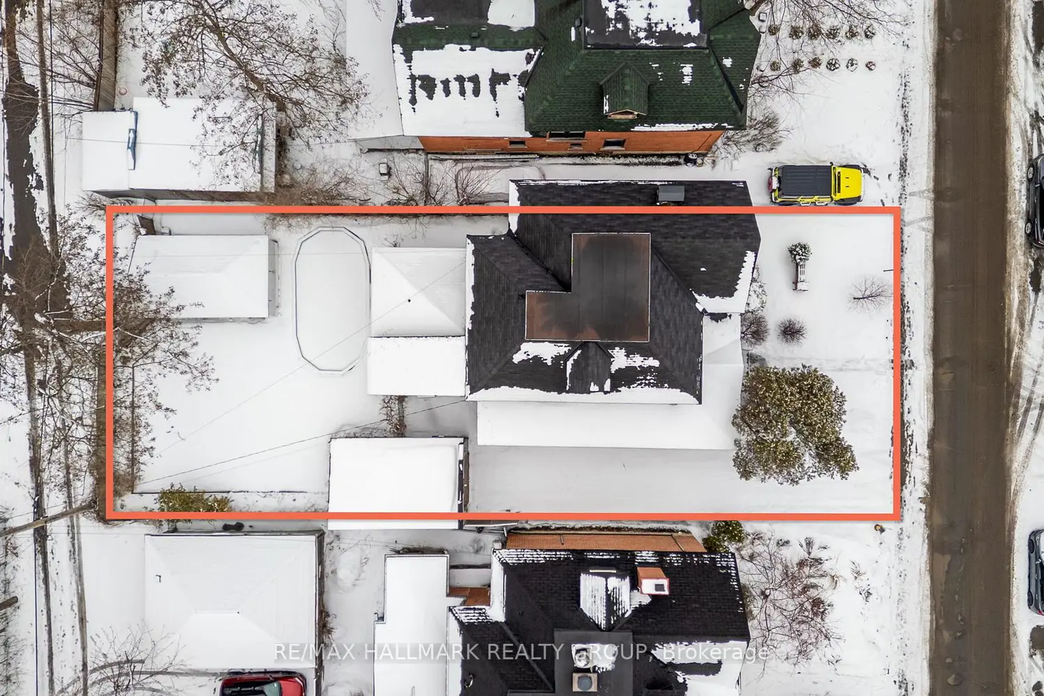 45 Russell Avenue photo 3
