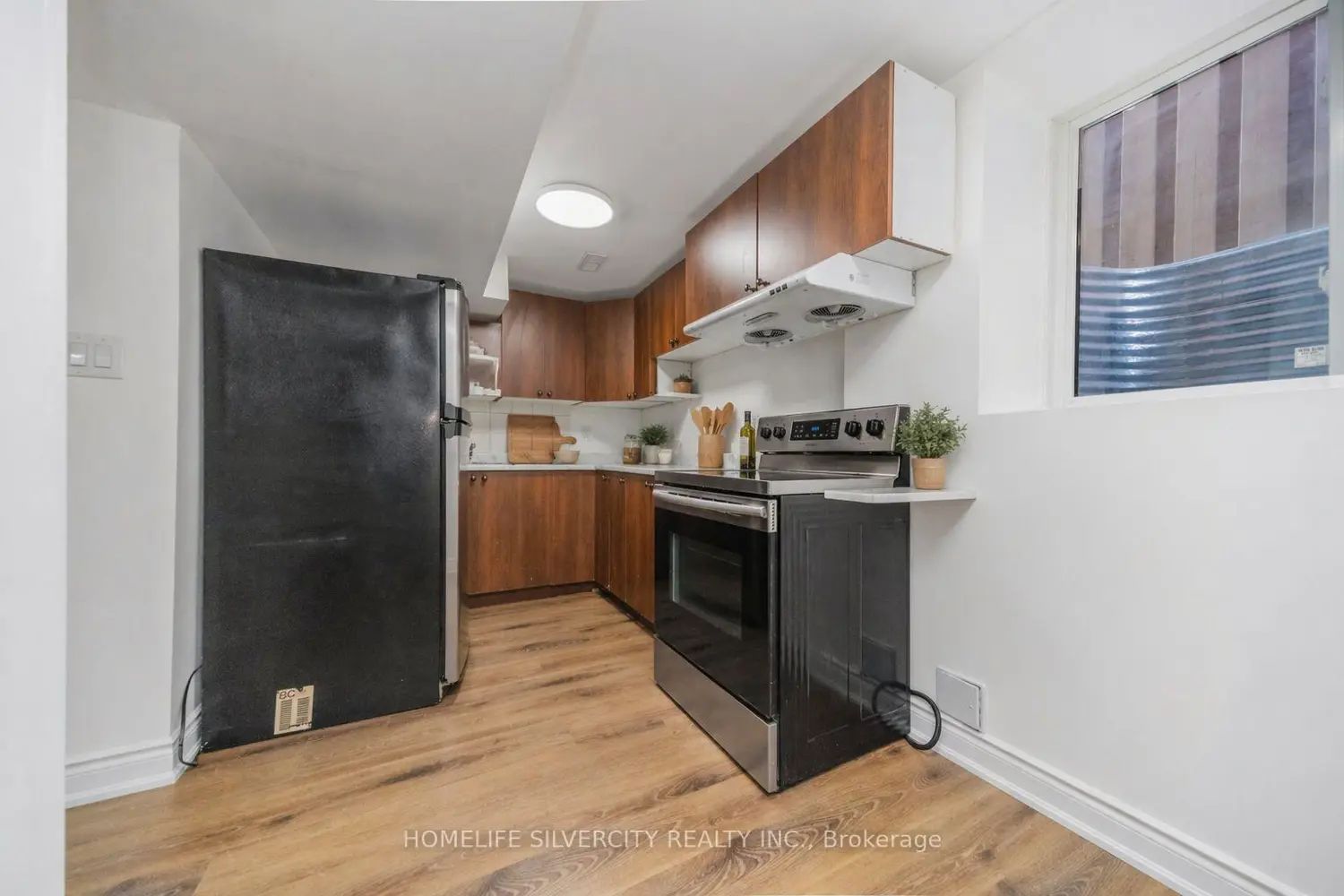 Additional image 16 of 8 Oak Gardens Court