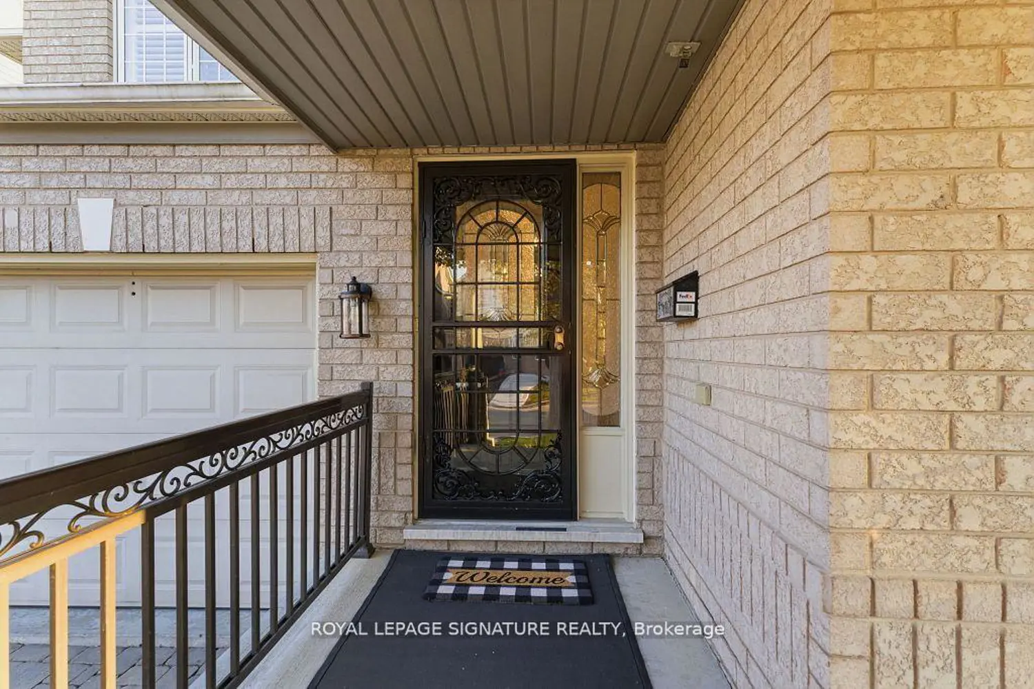 1667 Dempsey Crescent photo 2