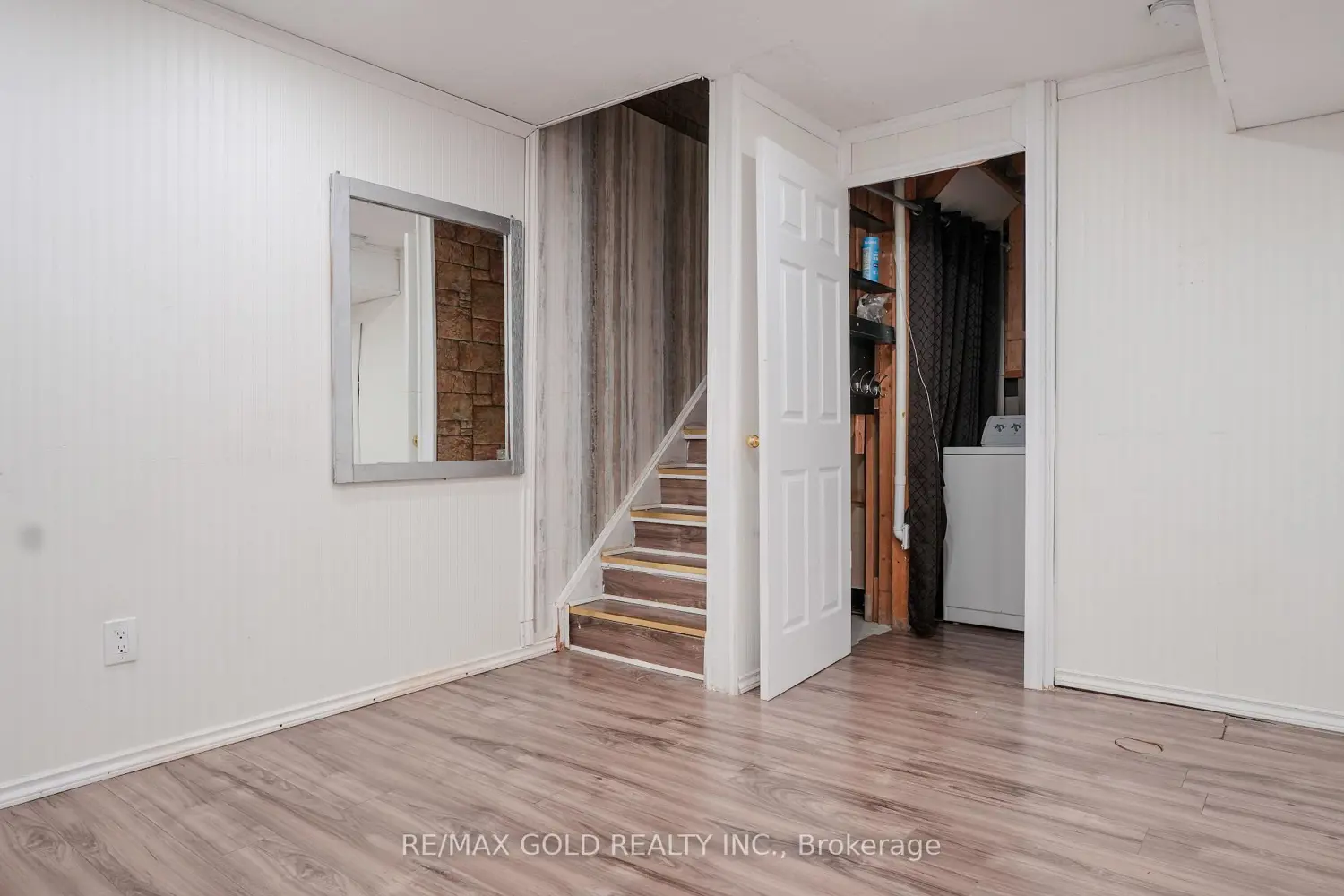 Additional image 14 of 7059 Fairmeadow Crescent