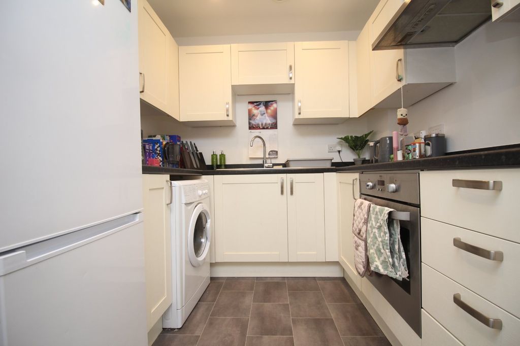 Additional image 2 of 2 bed flat to rentTannery Way North, Canterbury, Kent CT1