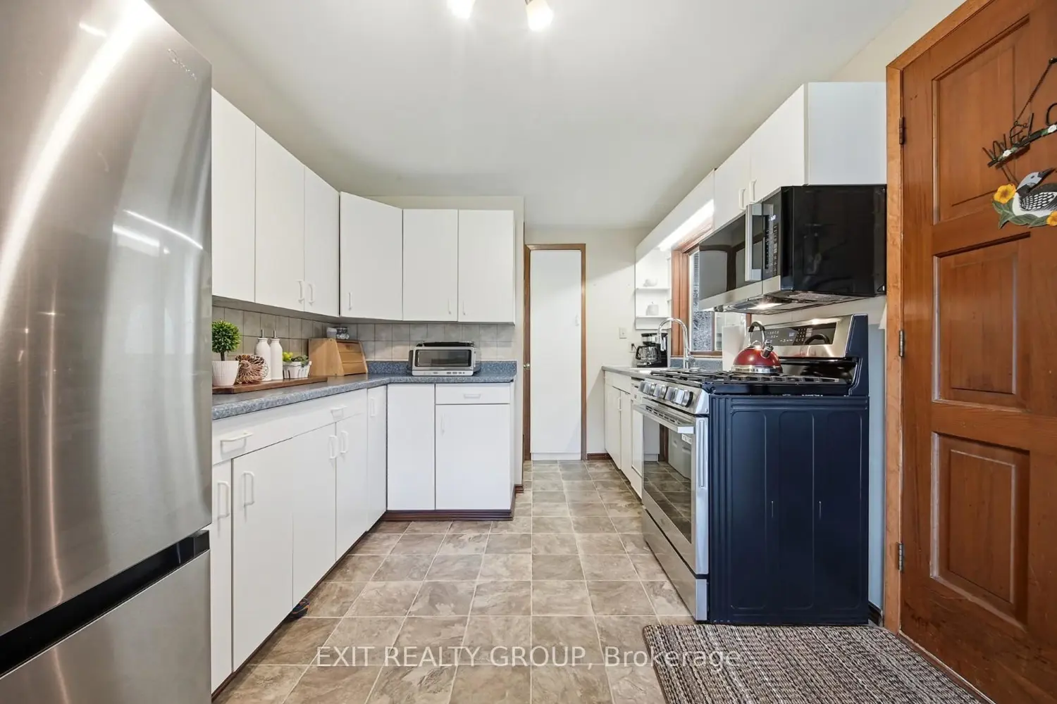 291 Tuftsville Road photo 5