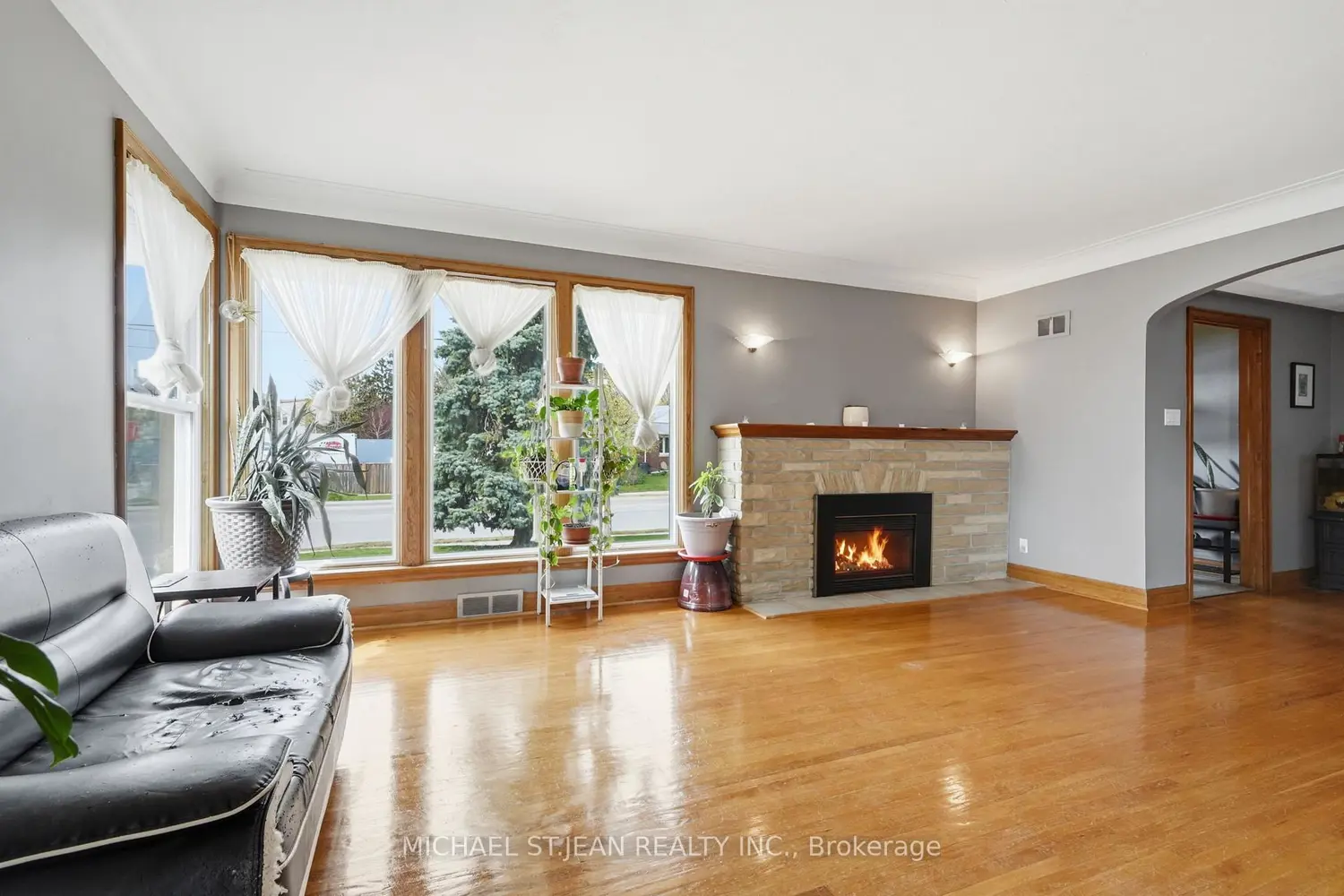 12 Parkview Road photo 2