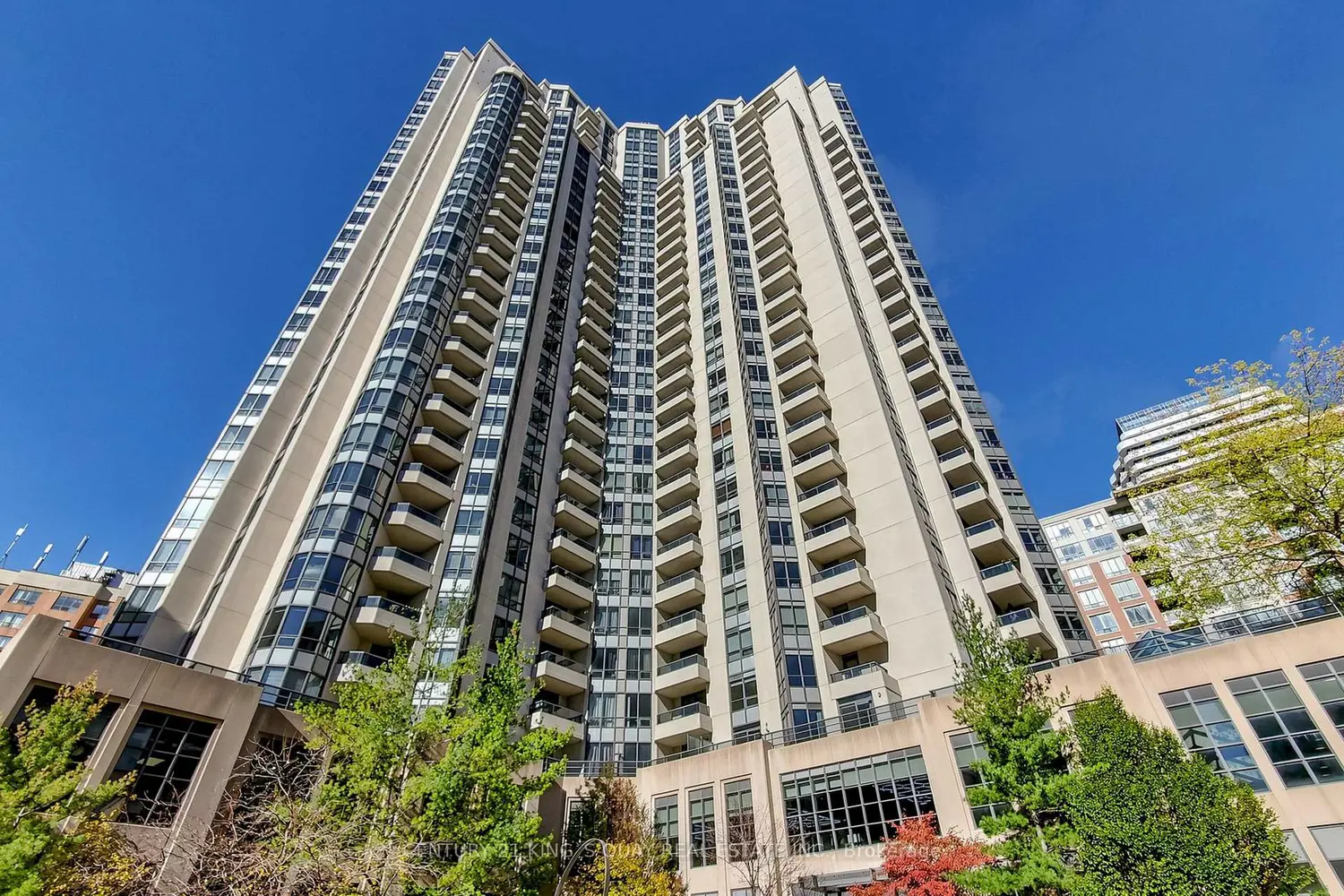 5168 Yonge Street Lph101