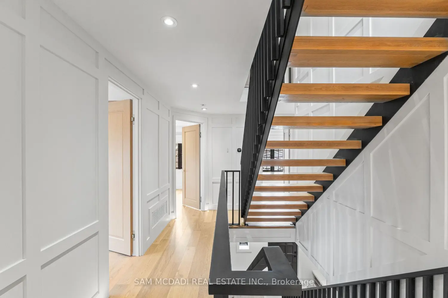 Additional image 12 of 977 Unsworth Avenue