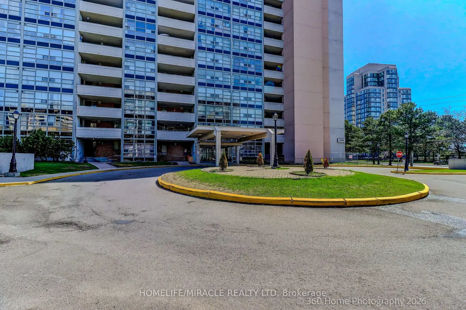 3380 Eglinton Avenue 909