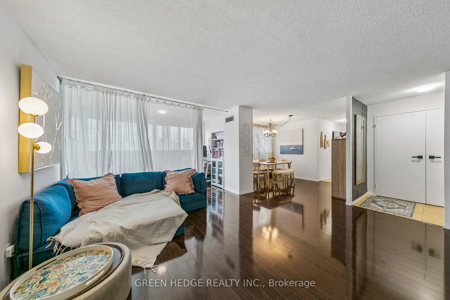 Additional image 3 of 3700 Kaneff Crescent 2102
