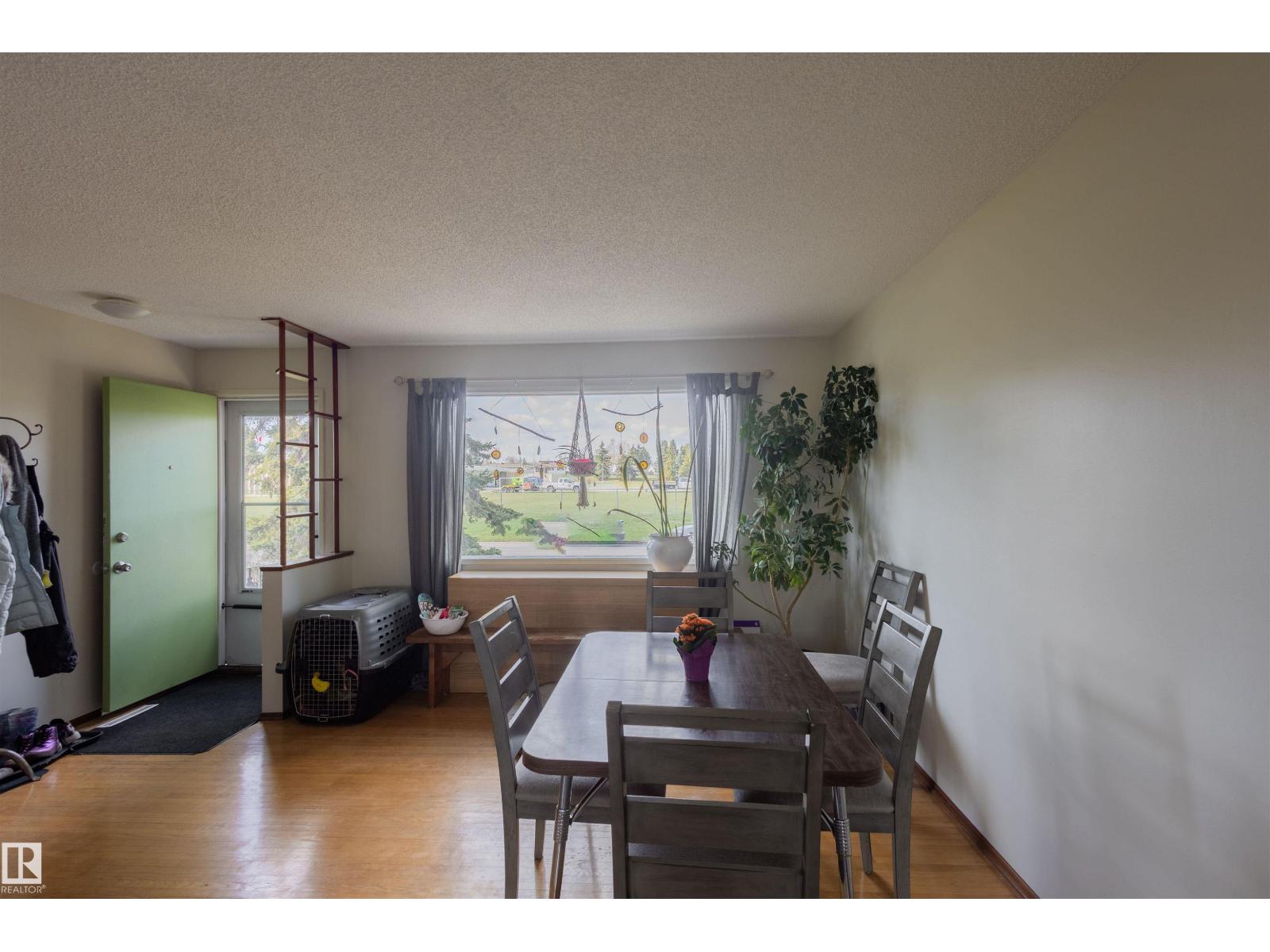 Additional image 4 of 5931 138 Avenue NW, Edmonton, AB, T5A1E4
