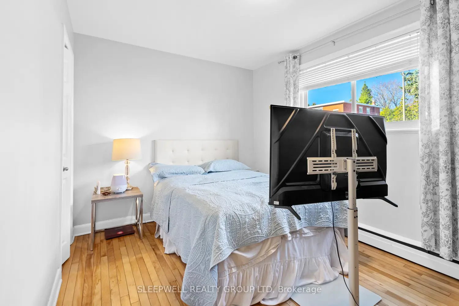 473 Vernon Avenue photo 3