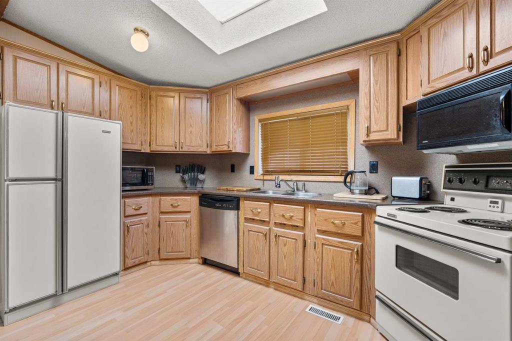 Additional image 6 of 254 Erin Woods Circle SE, Calgary, AB, T2B 3C9
