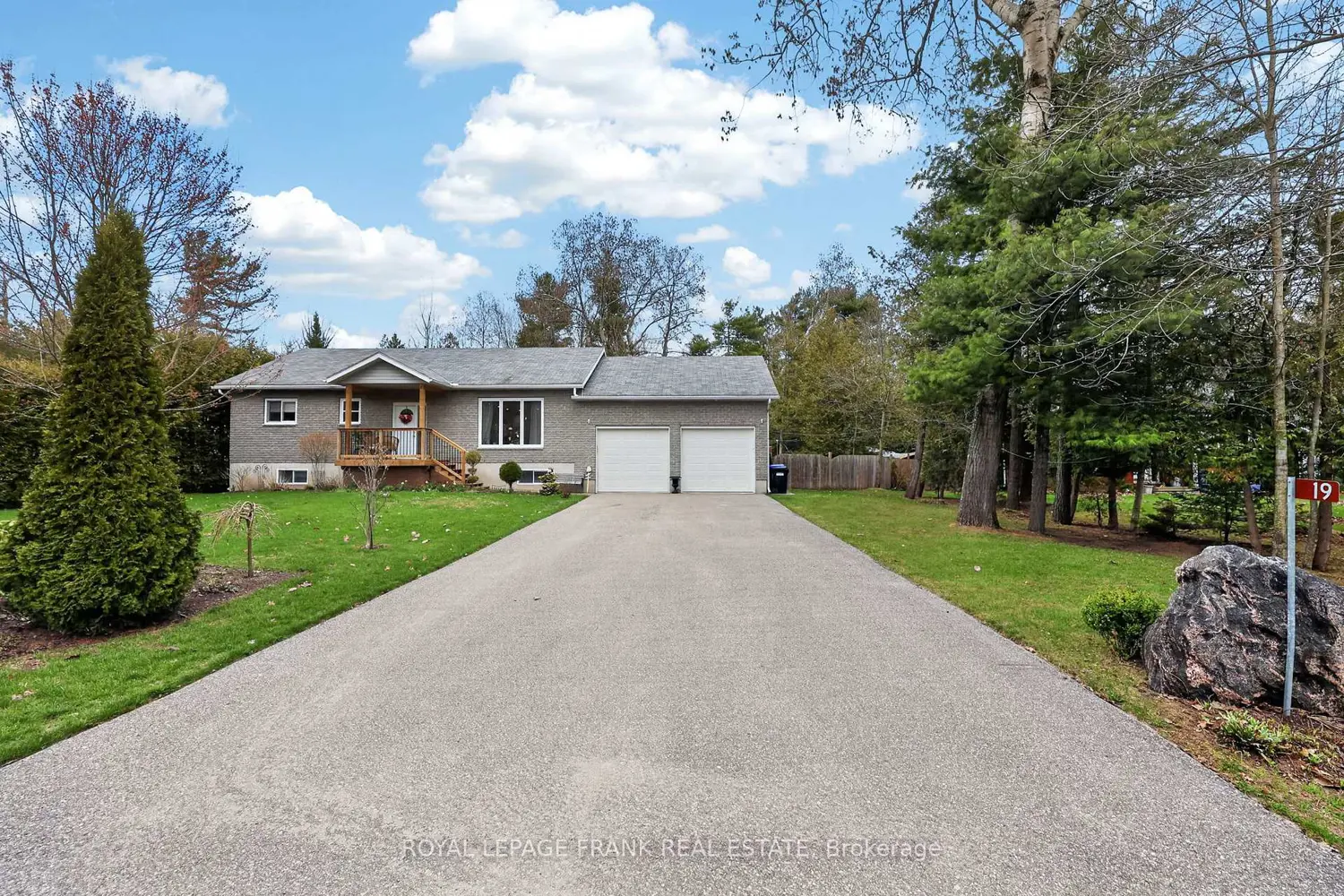 19 Trout Lane photo 3