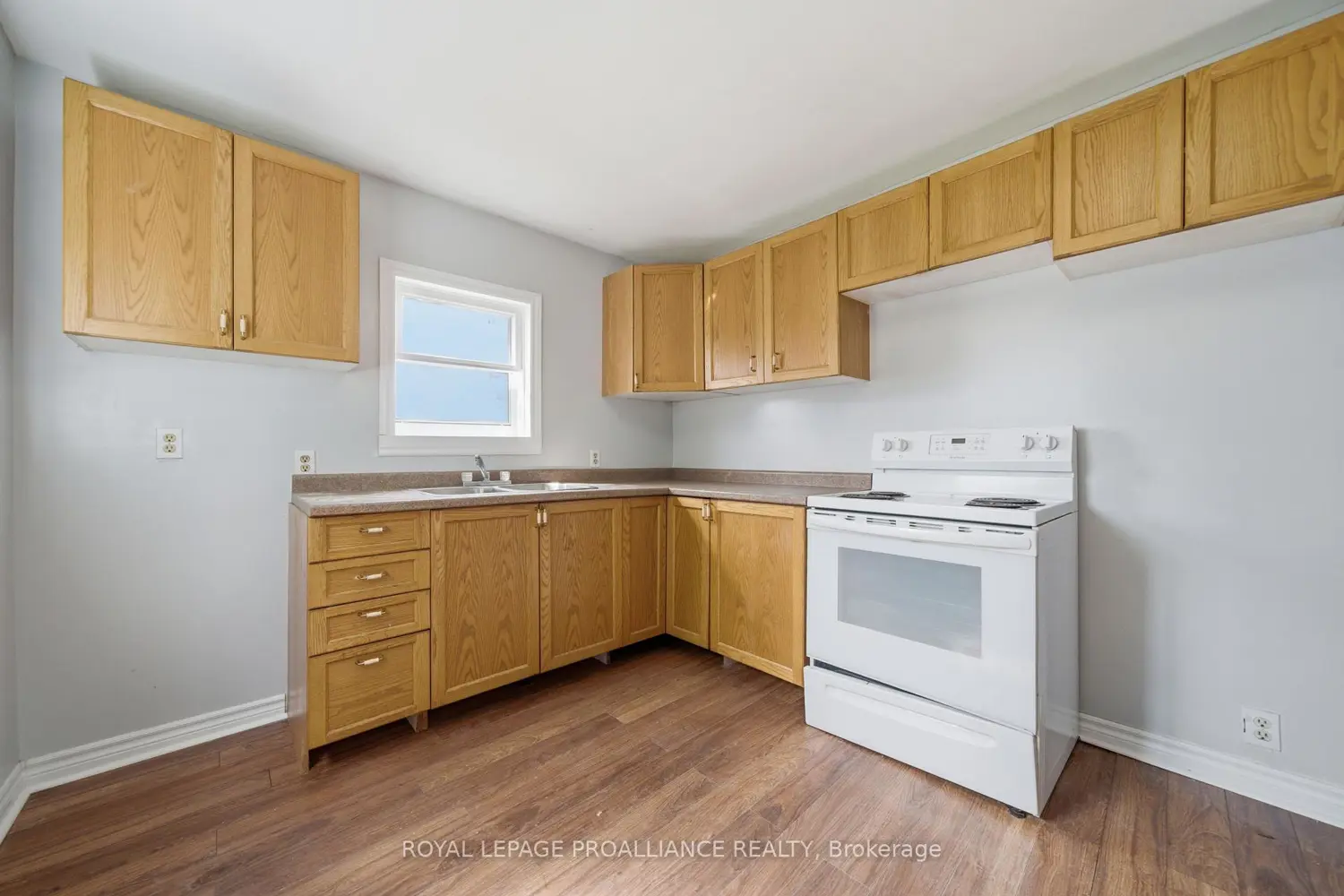 Additional image 8 of 199 Dundas Street