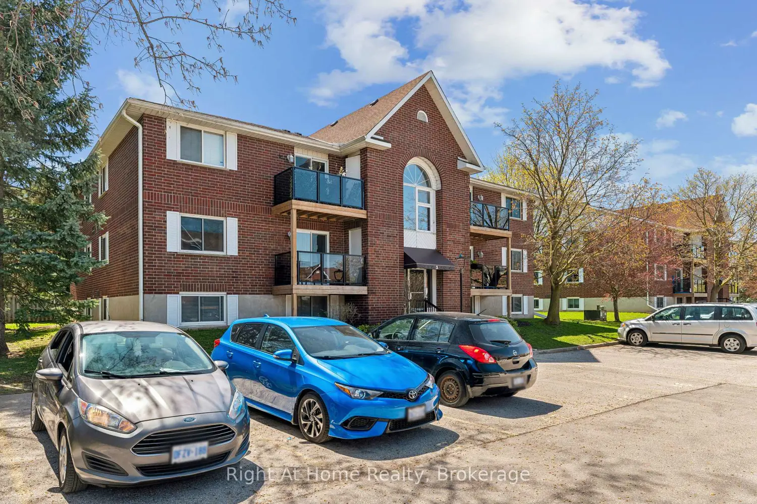 Additional image 20 of 565 Greenfield Avenue 310