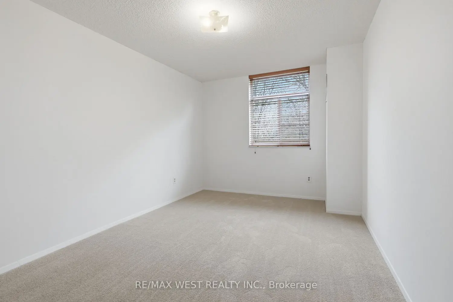 Additional image 9 of 1275 Markham Road 401