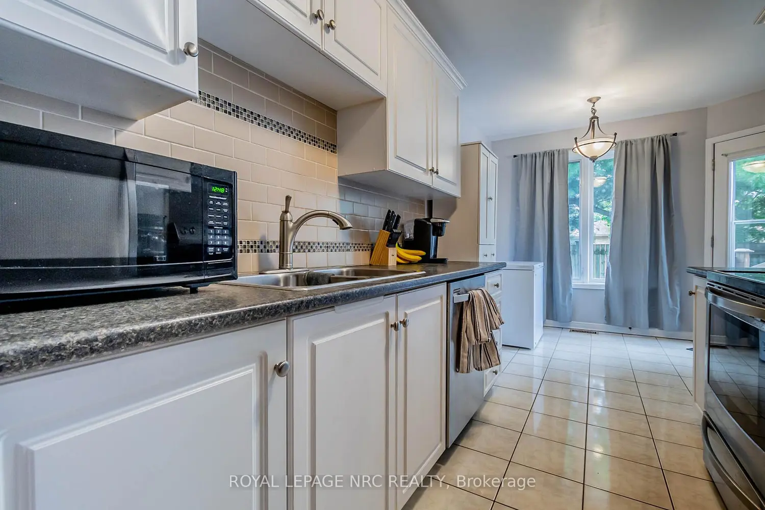 Additional image 6 of 5070 Drummond Road 28
