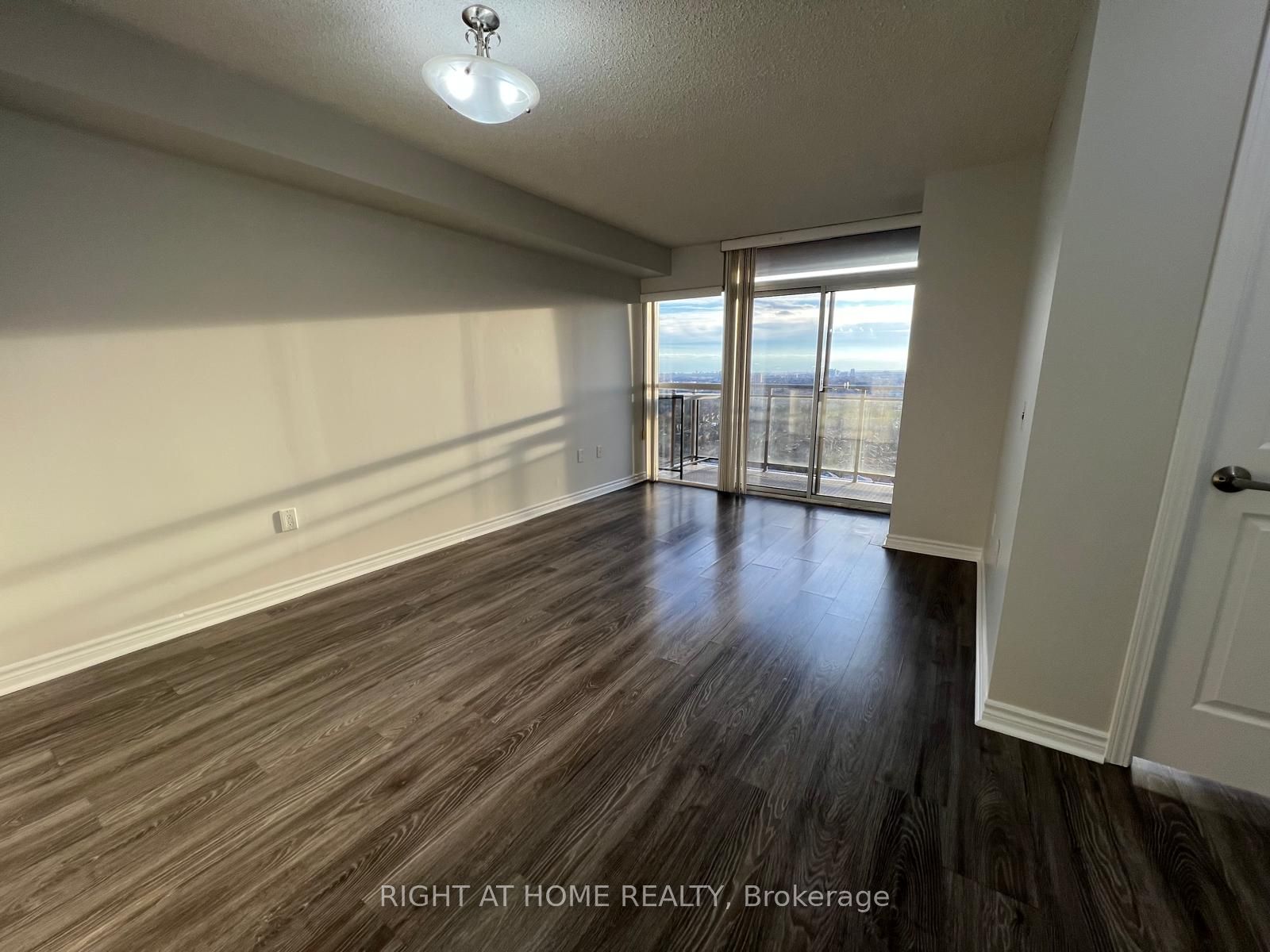 Additional image 5 of 1808-55 Strathaven Drive, Mississauga, ON, L5R 4G9