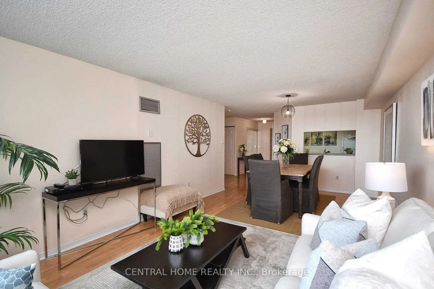 Additional image 4 of 7825 Bayview Avenue #502
