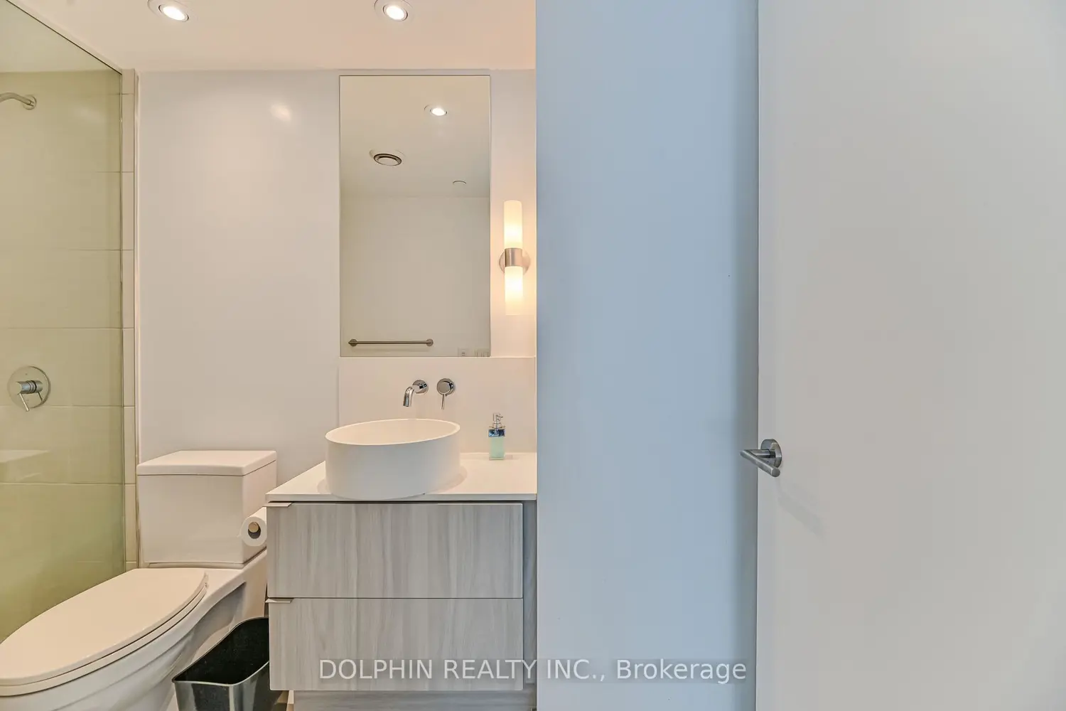 Additional image 14 of 161 Roehampton Avenue 1007