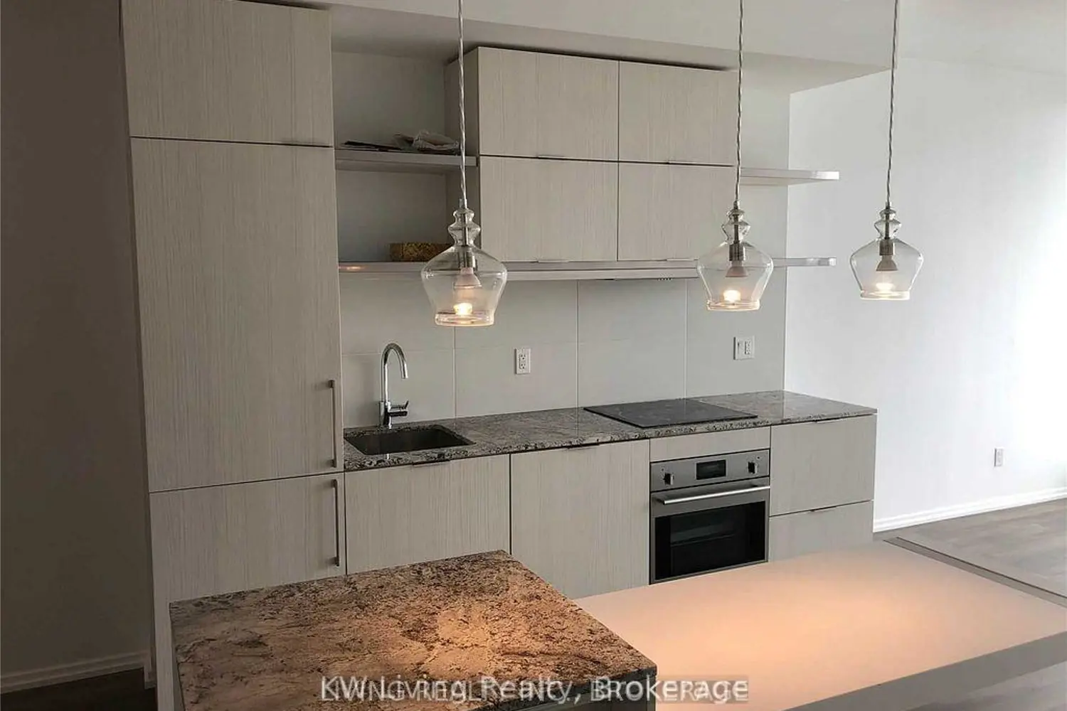 Additional image 4 of 197 Yonge Street 3714