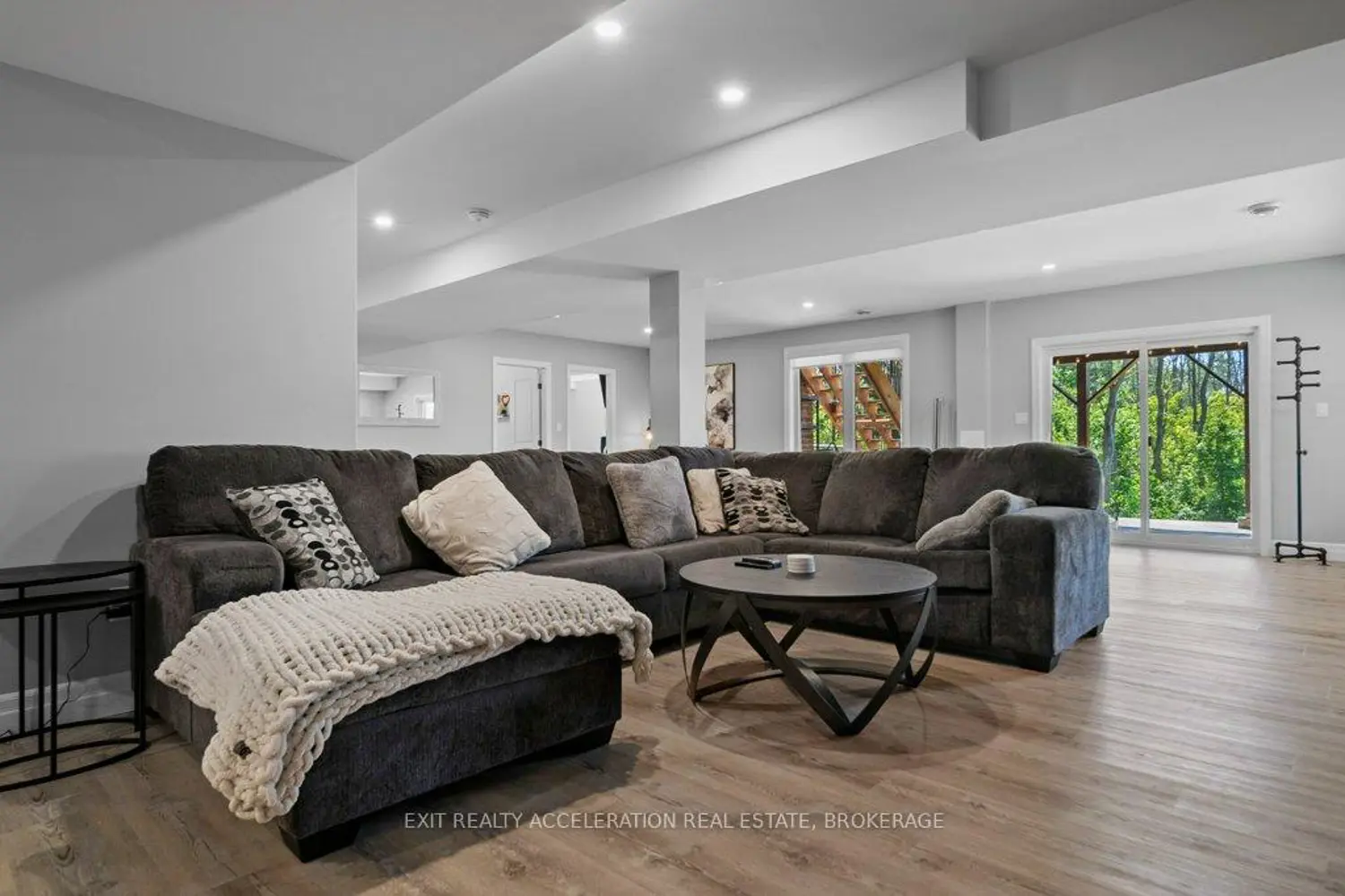 Additional image 12 of 79 Hartwood Crescent