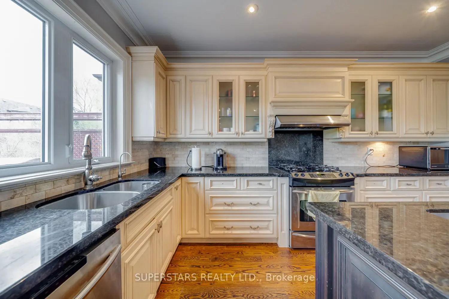 Additional image 5 of 176 Homewood Avenue