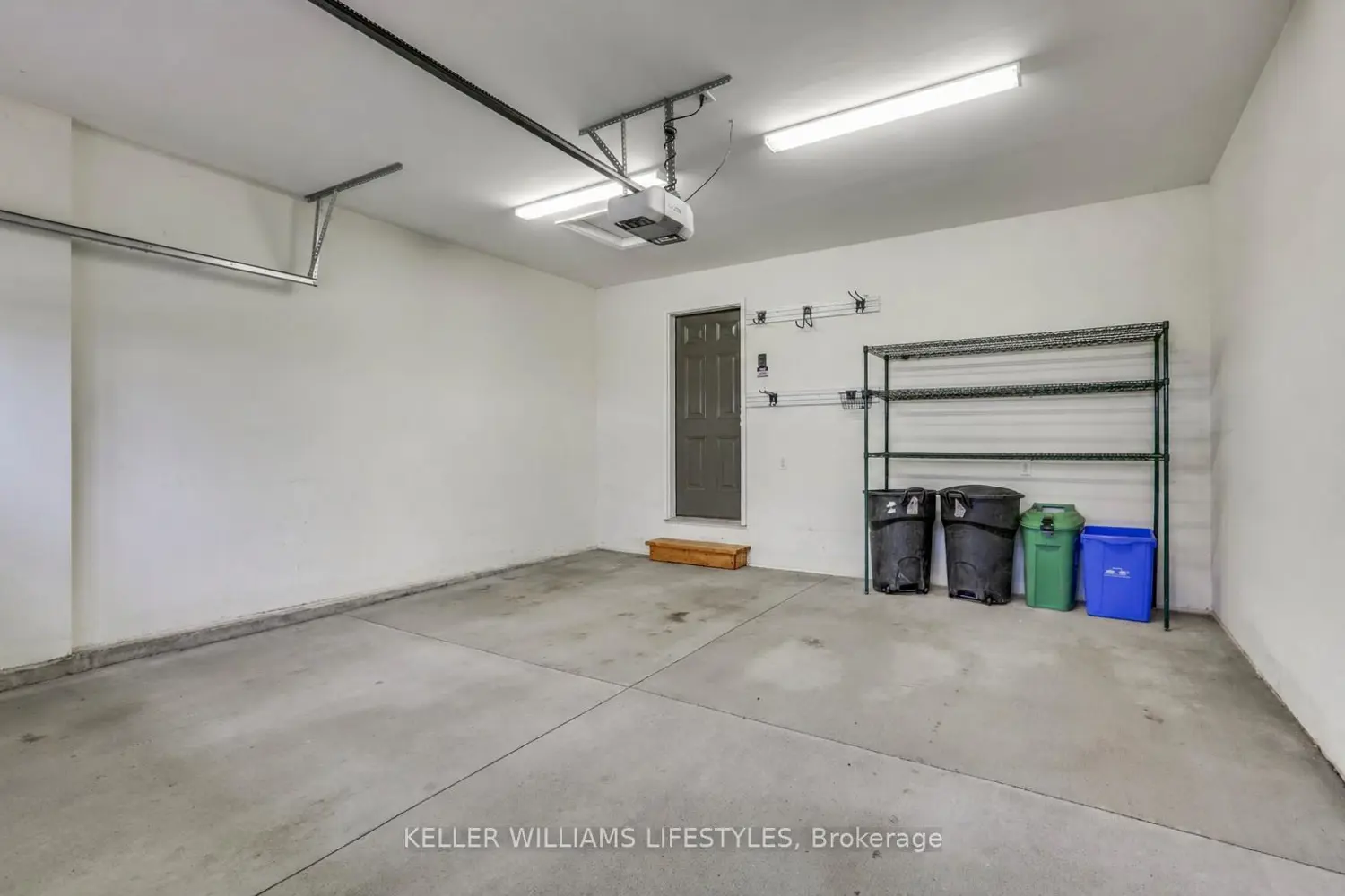 Additional image 11 of 2090 Denview Avenue