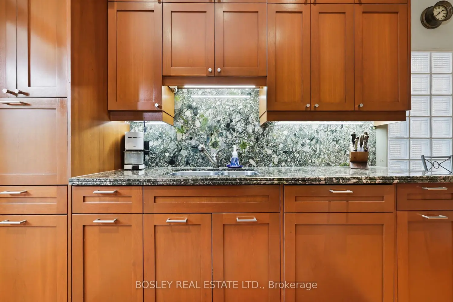 Additional image 13 of 438 Wellesley Street