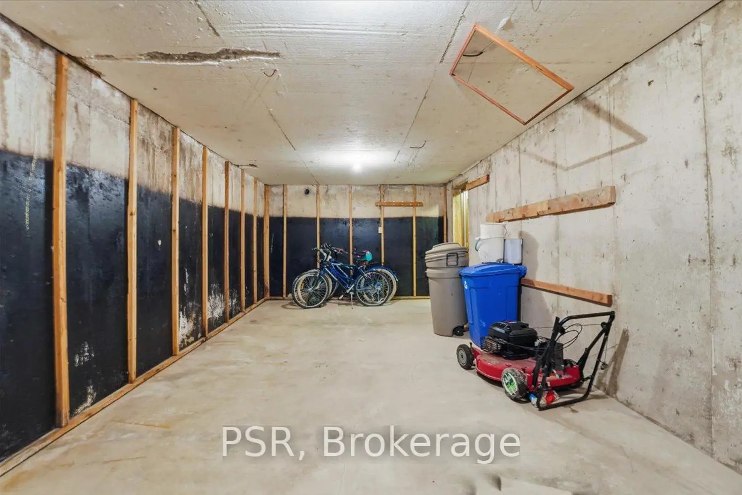 Additional image 12 of 76 Walts Street