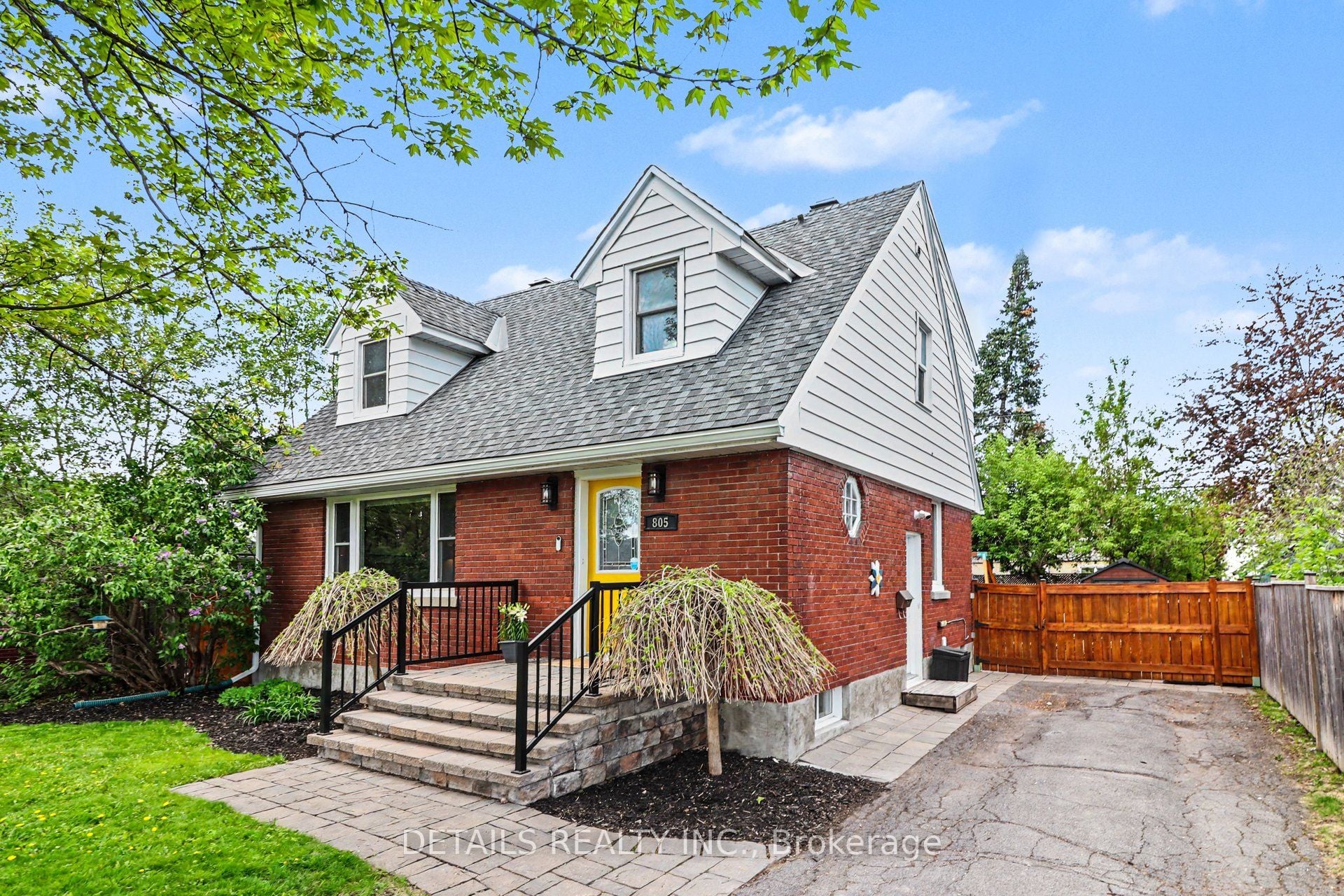 Additional image 2 of 805 Smyth Road, Ottawa, ON, K1G 1P2