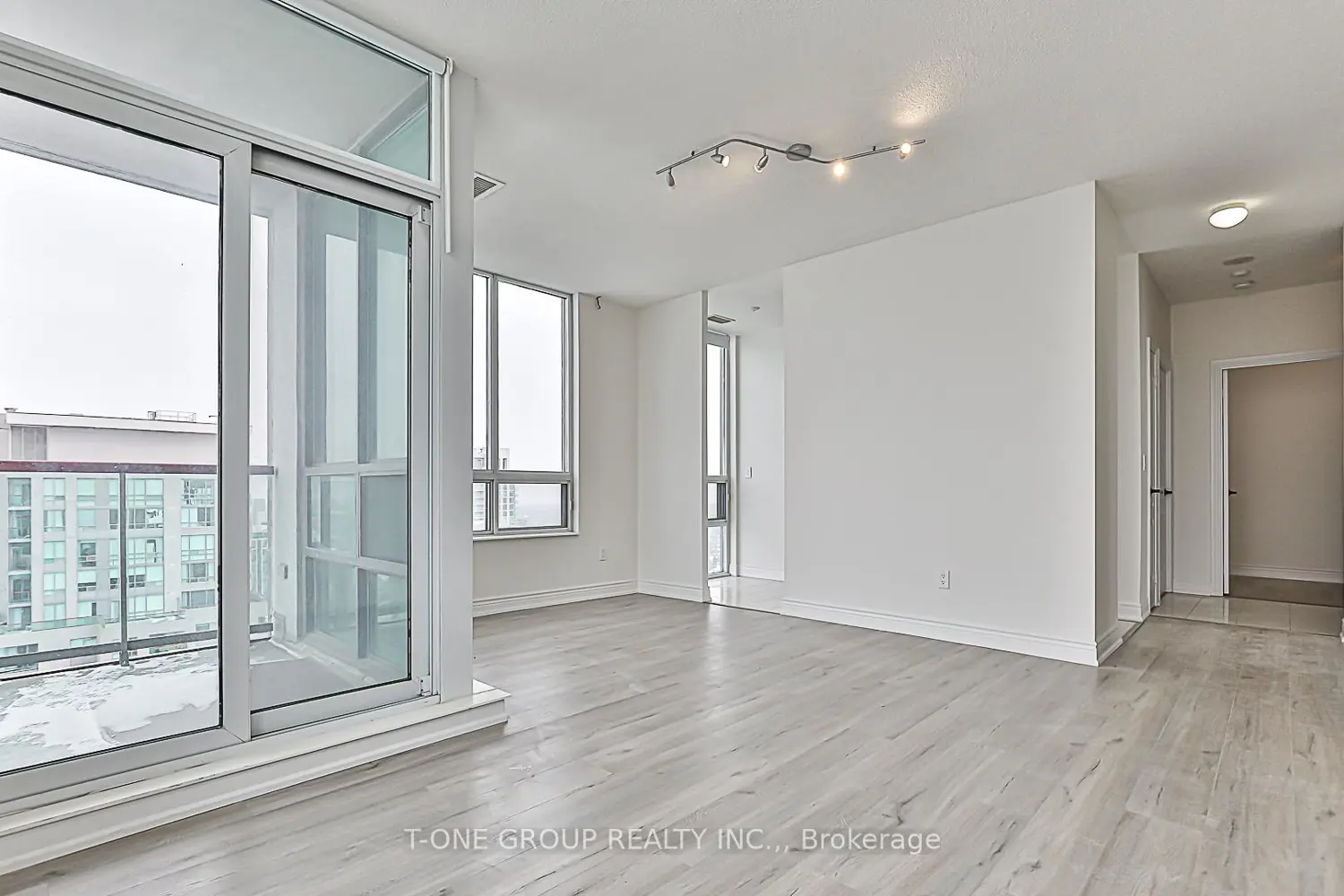 Additional image 4 of 50 Brian Harrison Way Ph5-3803