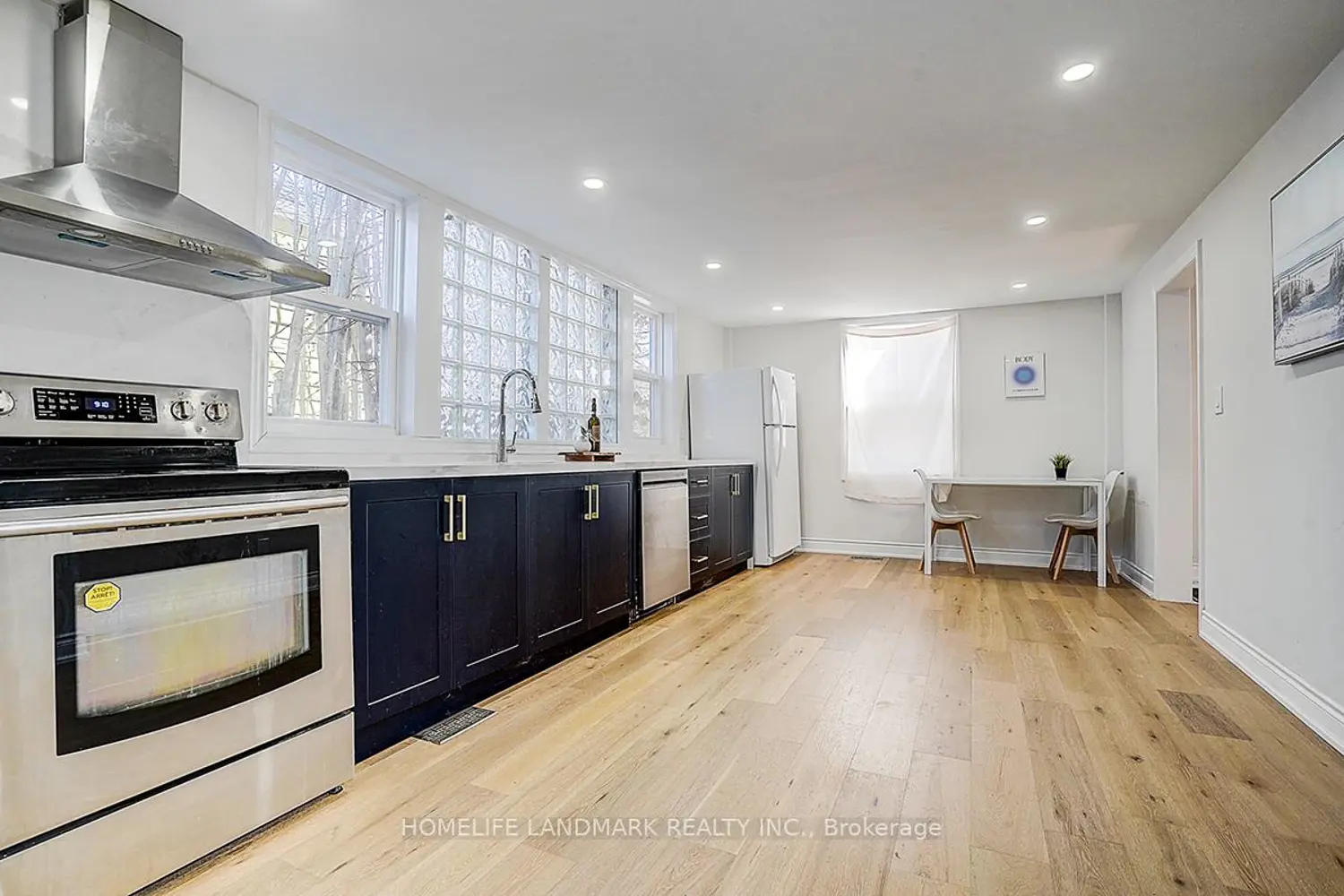 Additional image 5 of 18846 Leslie Street
