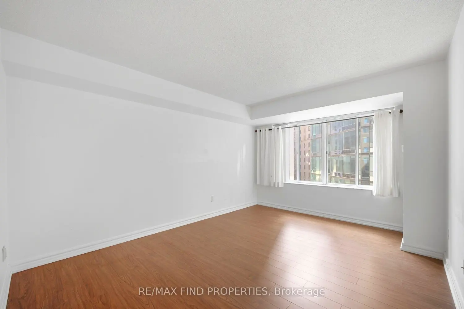 Additional image 16 of 33 University Avenue 1203