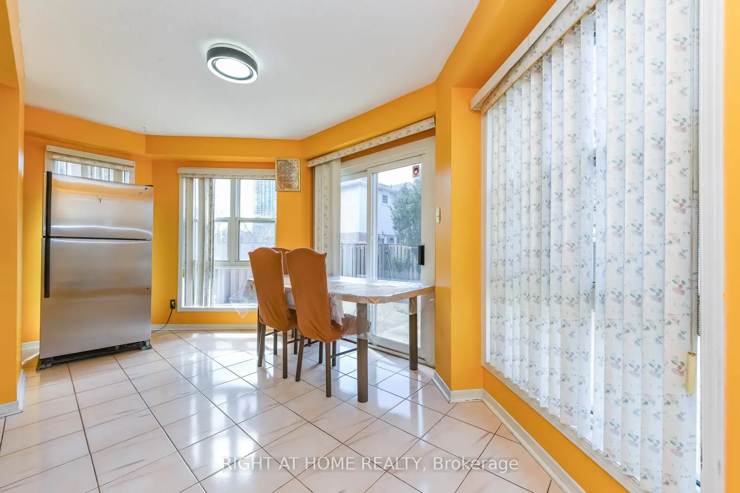 Additional image 12 of 379 Wallenberg Crescent
