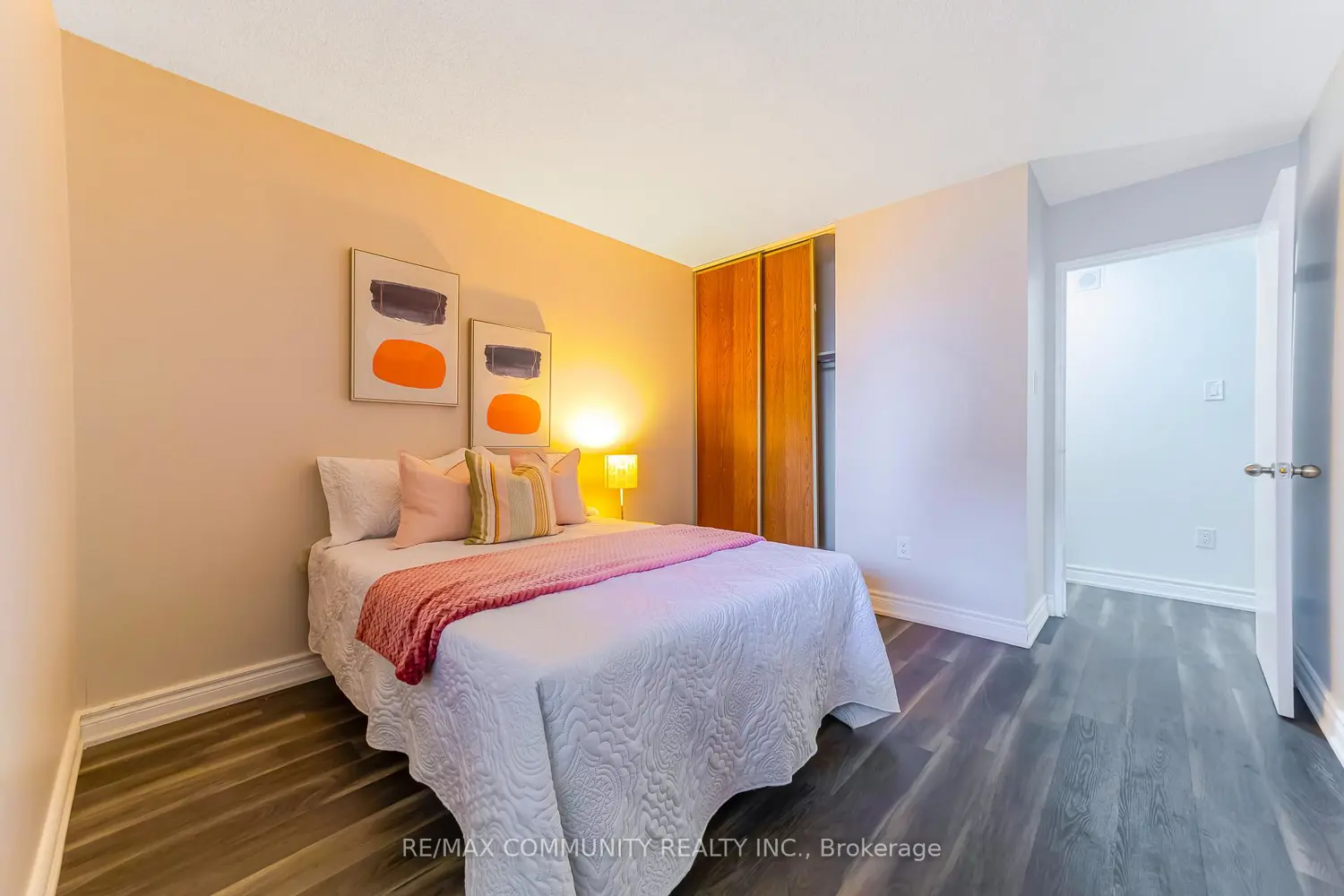 Additional image 15 of 3380 Eglinton Avenue 511