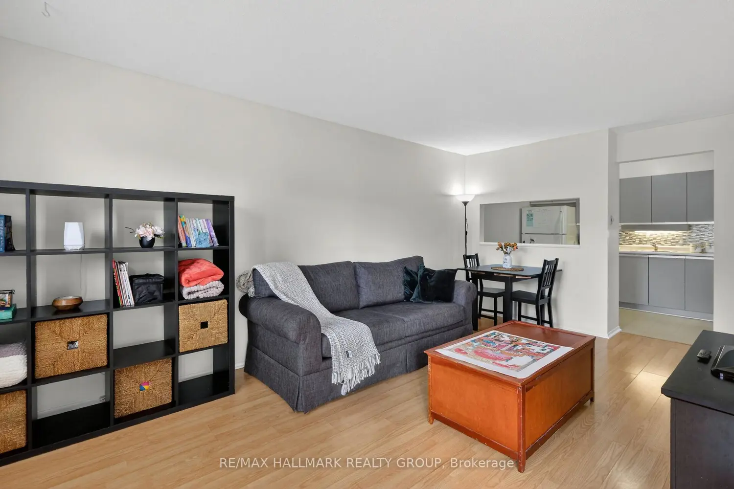 280 Brittany Drive 102 photo 4