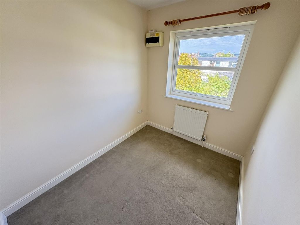 Additional image 4 of 2 bed flat to rentBroadway, Sandown PO36