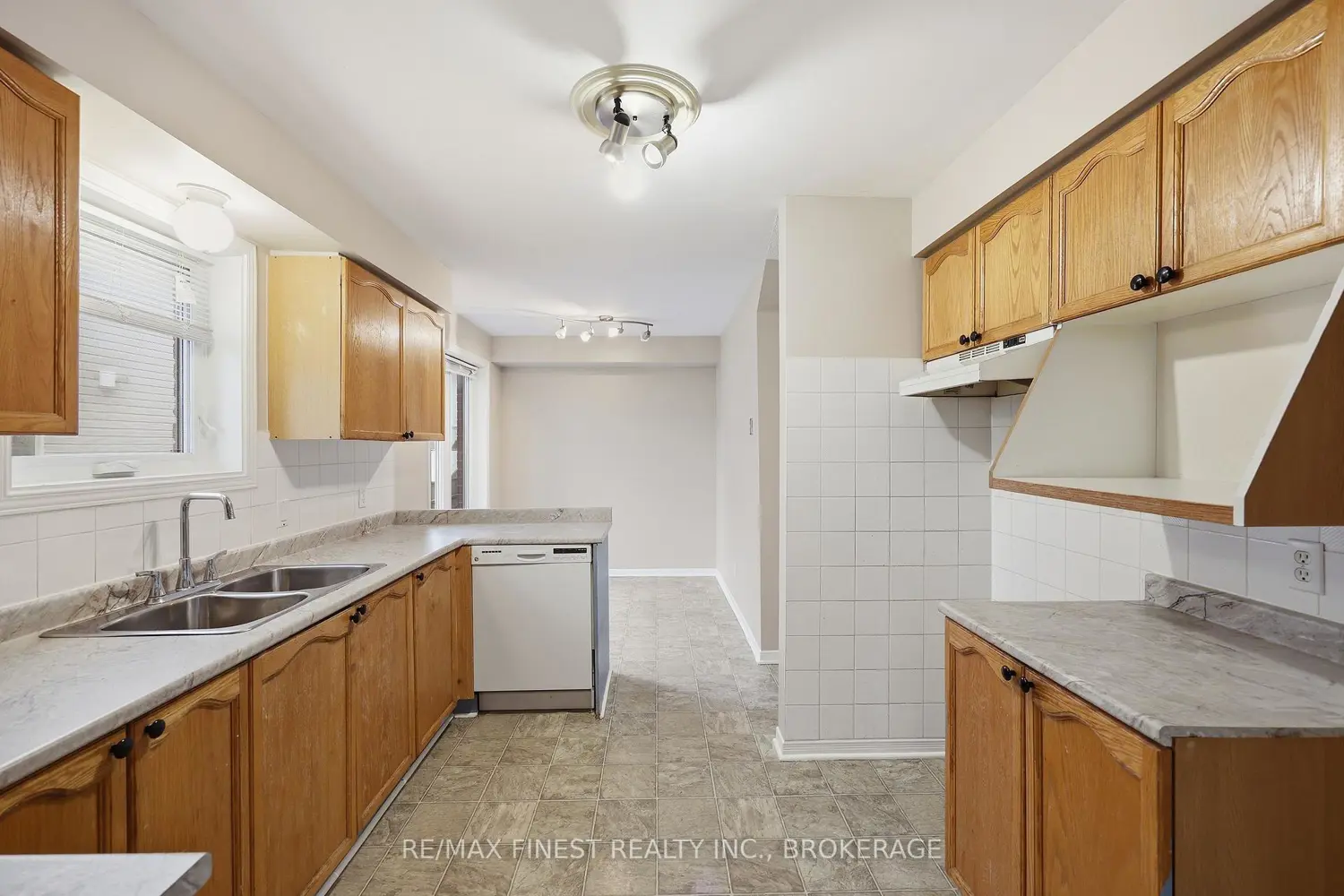 Additional image 9 of 870 Walker Court