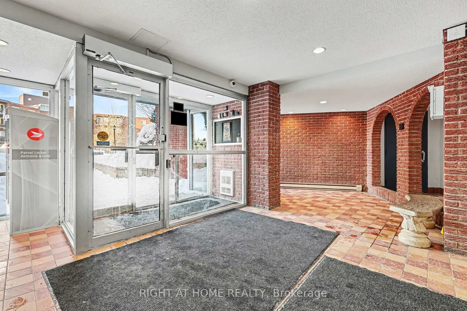 2044 Arrowsmith Drive 305B photo 3