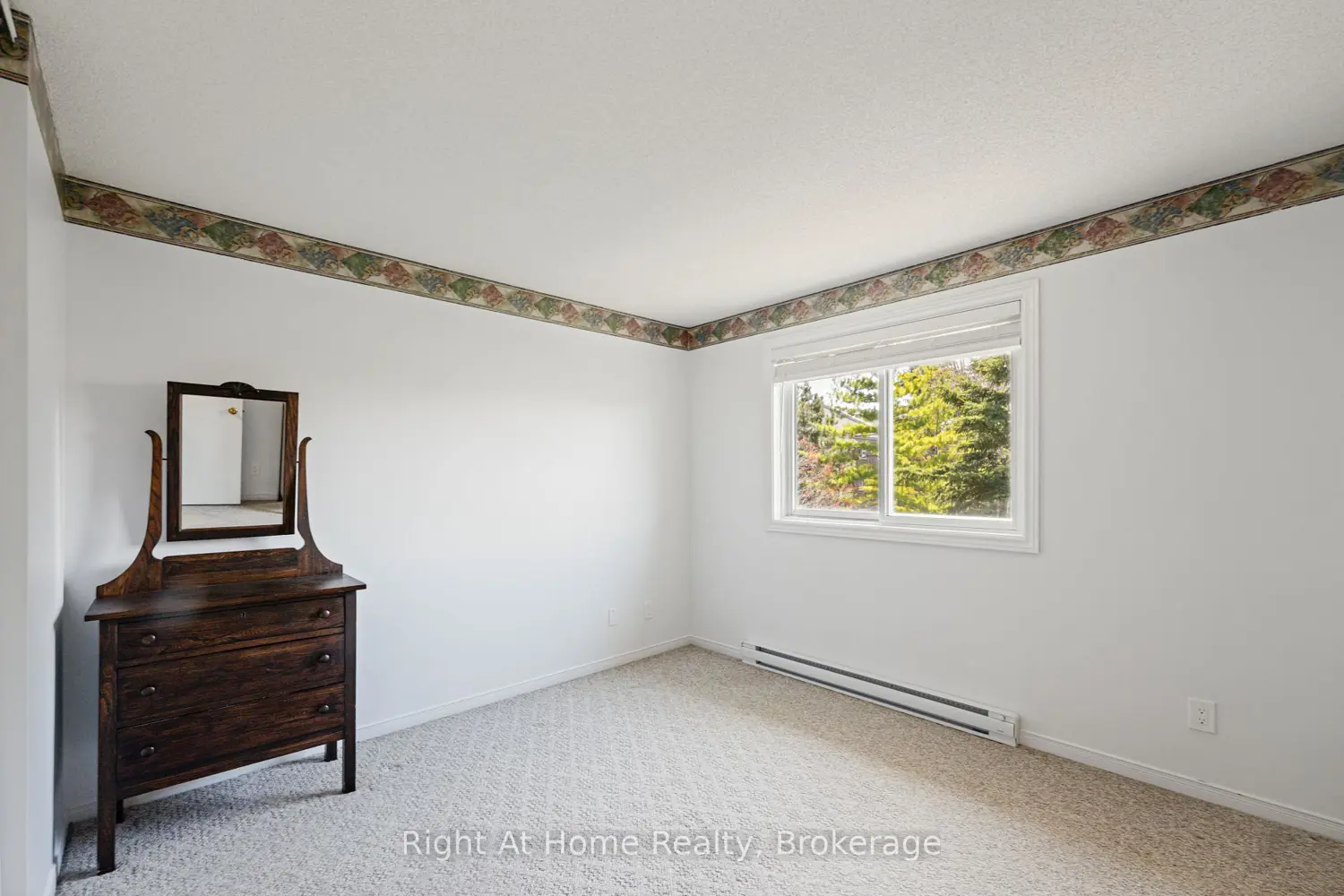 Additional image 9 of 565 Greenfield Avenue 310