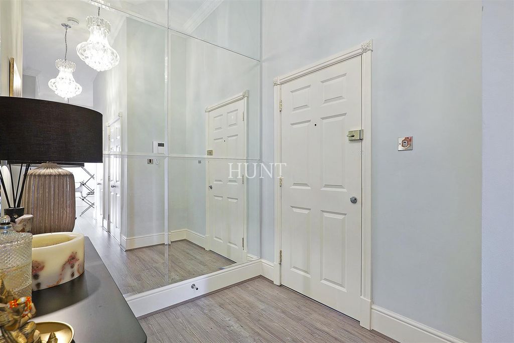Additional image 18 of 2 bed flat to rentBrandesbury Square, Repton Park, Woodford Green, Essex IG8