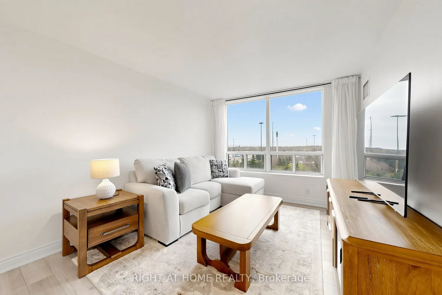 Additional image 6 of 78 Harrison Garden Boulevard 512