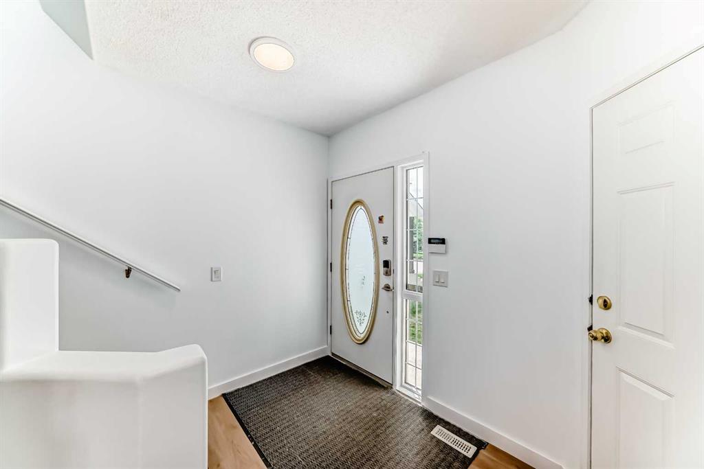 Additional image 3 of 262 Covewood Park NE, Calgary, AB, T3K 4V7
