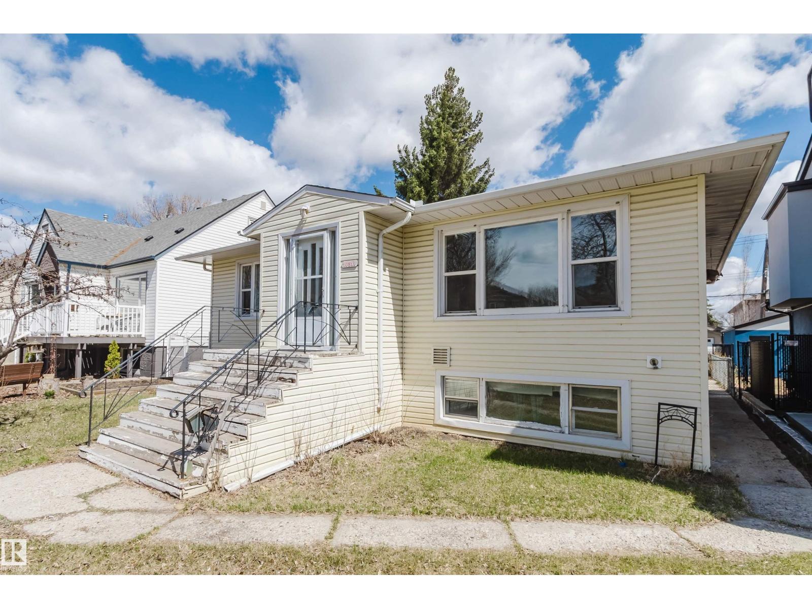 Additional image 3 of 10511 80 Street NW, Edmonton, AB, T6A3J8