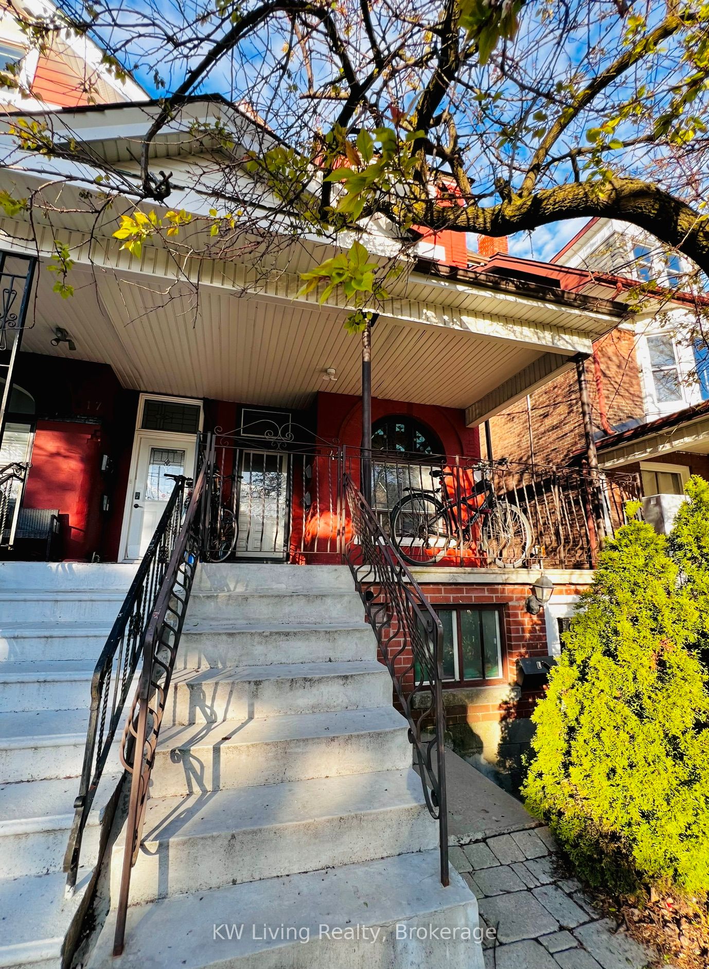 Additional image 3 of Main-415 Manning Avenue, Toronto, ON, M6G 2V6