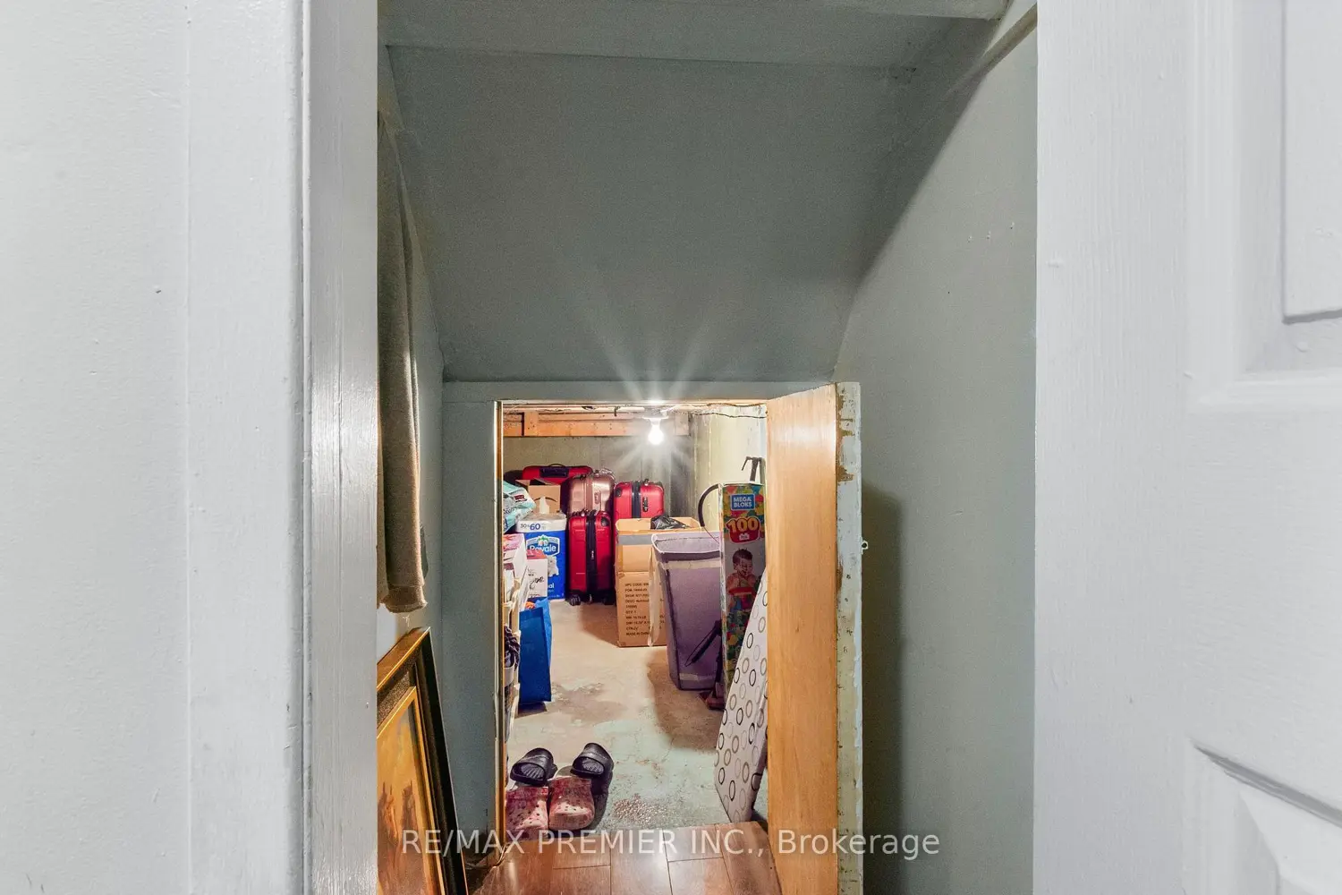 Additional image 19 of 1605 Albion Road 292