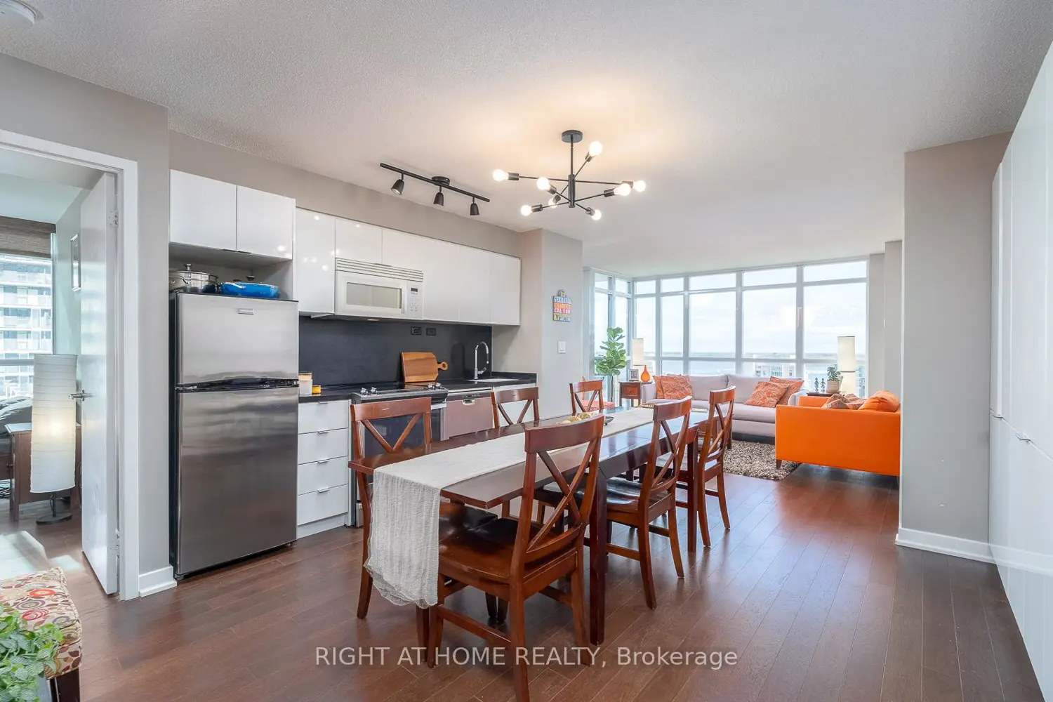 10 Capreol Court 1508