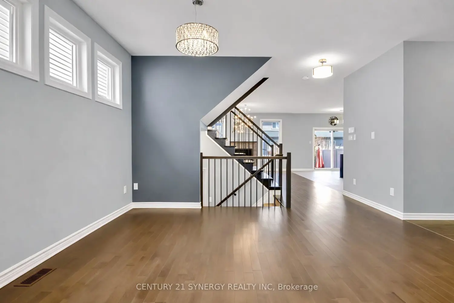 1107 Beckett Crescent photo 5