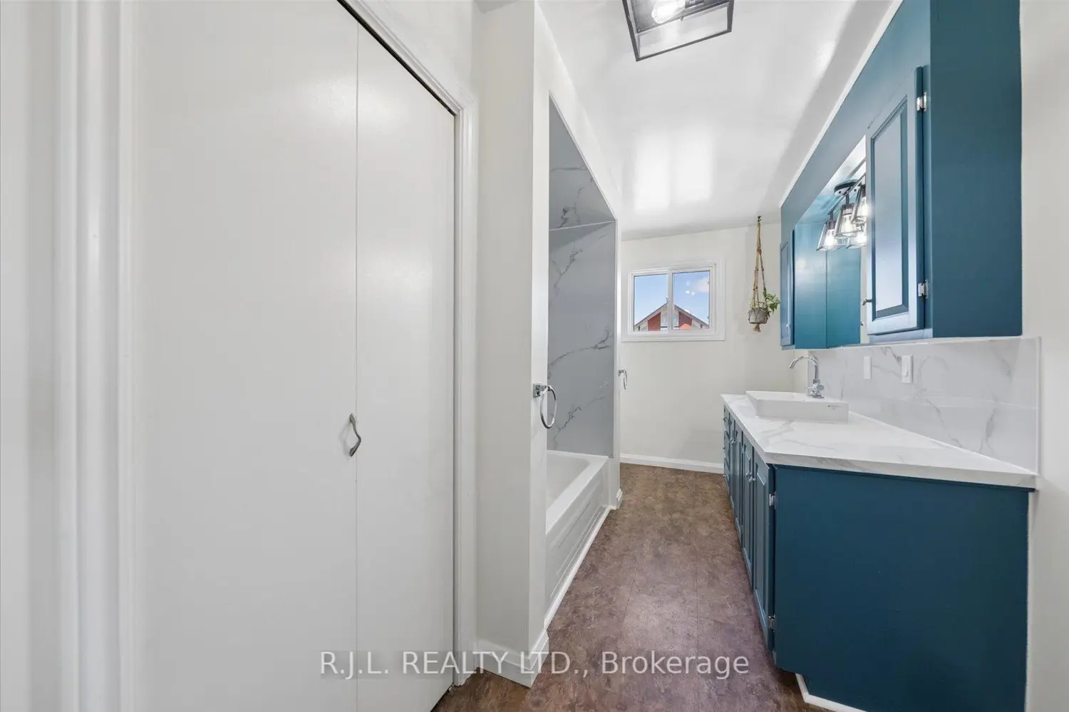 Additional image 10 of 567 Howden Street