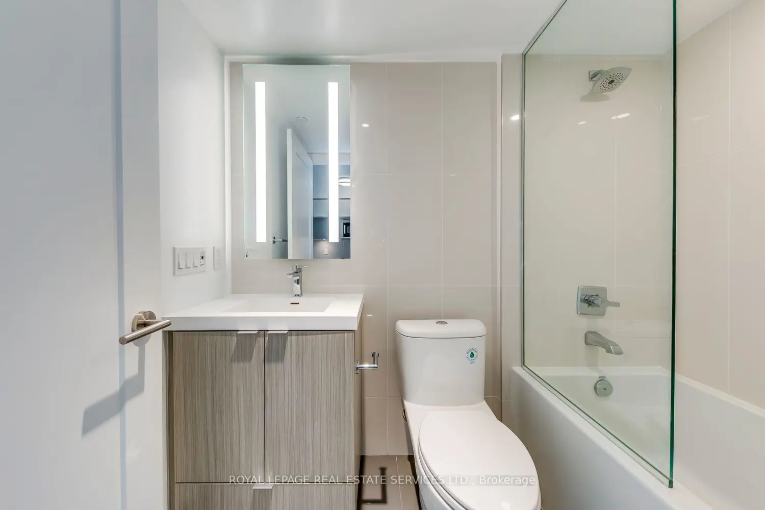 Additional image 17 of 585 Bloor Street 1320